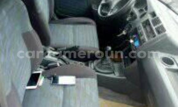 Sayi Imported Toyota RAV4 Azurfa Mota in Yaounde a Babban Kamaru Sayi Imported Toyota RAV4 Azurfa Mota in Yaounde a Babban Kamaru