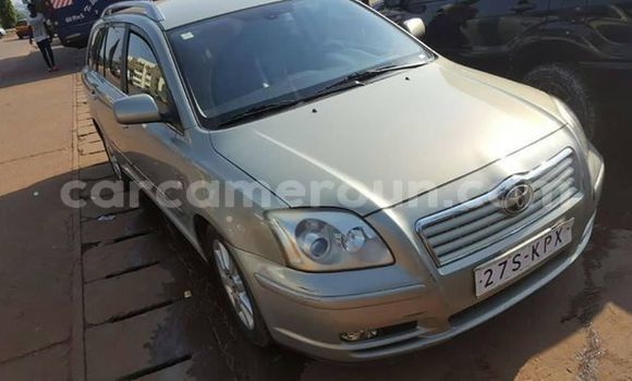 Sayi Imported Toyota Avensis Azurfa Mota in Yaounde a Babban Kamaru Sayi Imported Toyota Avensis Azurfa Mota in Yaounde a Babban Kamaru
