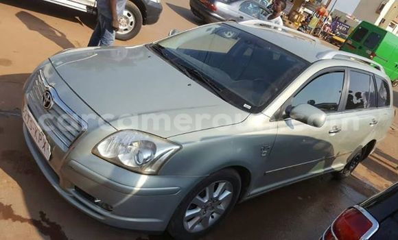 Sayi Imported Toyota Avensis Azurfa Mota in Yaounde a Babban Kamaru Sayi Imported Toyota Avensis Azurfa Mota in Yaounde a Babban Kamaru