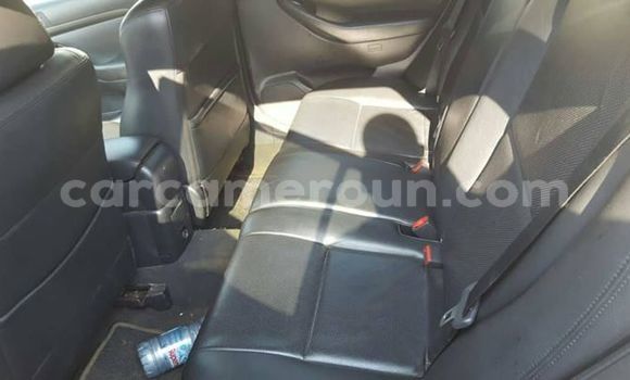 Sayi Imported Toyota Avensis Azurfa Mota in Yaounde a Babban Kamaru Sayi Imported Toyota Avensis Azurfa Mota in Yaounde a Babban Kamaru