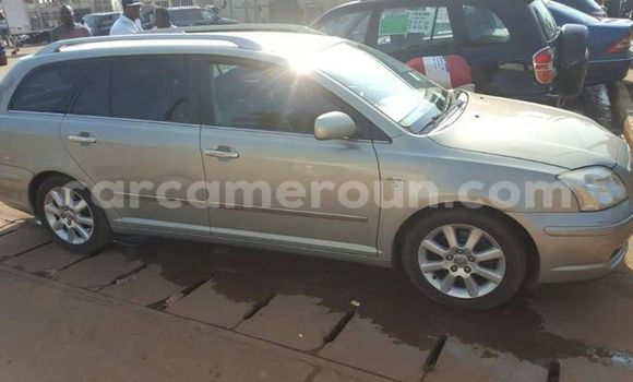 Sayi Imported Toyota Avensis Azurfa Mota in Yaounde a Babban Kamaru Sayi Imported Toyota Avensis Azurfa Mota in Yaounde a Babban Kamaru