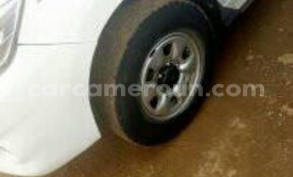 Sayi Imported Toyota Hilux White Mota in Yaounde a Babban Kamaru Sayi Imported Toyota Hilux White Mota in Yaounde a Babban Kamaru