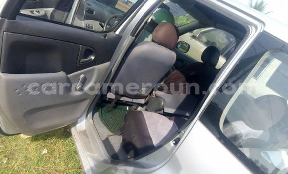 Sayi Imported Toyota Yaris Azurfa Mota in Yaounde a Babban Kamaru Sayi Imported Toyota Yaris Azurfa Mota in Yaounde a Babban Kamaru