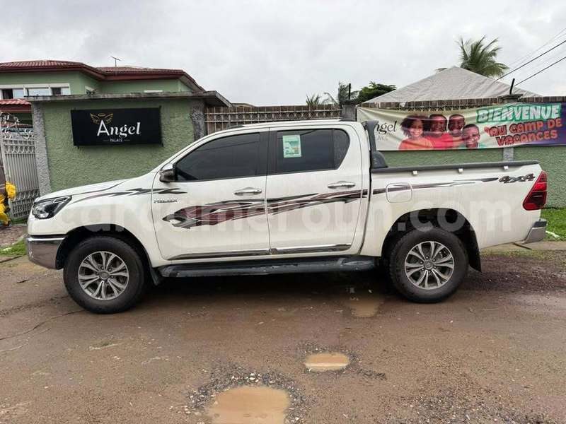 Big with watermark toyota hilux central cameroon yaounde 20709
