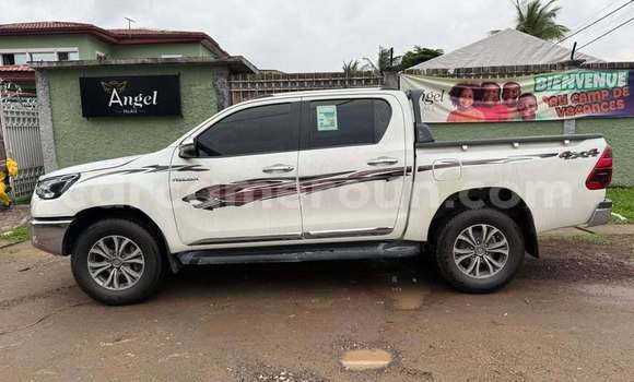 Sayi Na hannu Toyota Hilux Sauran Mota in Yaounde a Babban Kamaru Sayi Na hannu Toyota Hilux Sauran Mota in Yaounde a Babban Kamaru