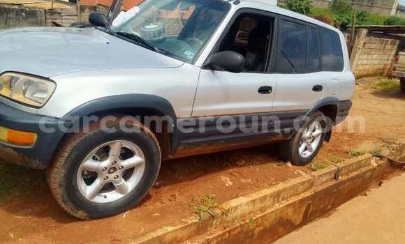 Sayi Na hannu Toyota RAV4 Sauran Mota in Yaounde a Babban Kamaru Sayi Na hannu Toyota RAV4 Sauran Mota in Yaounde a Babban Kamaru