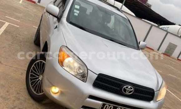 Sayi Na hannu Toyota RAV4 Sauran Mota in Yaounde a Babban Kamaru Sayi Na hannu Toyota RAV4 Sauran Mota in Yaounde a Babban Kamaru