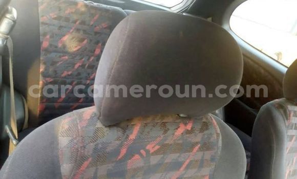 Sayi Imported Toyota Corolla Azurfa Mota in Yaounde a Babban Kamaru Sayi Imported Toyota Corolla Azurfa Mota in Yaounde a Babban Kamaru