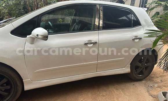 Sayi Na hannu Toyota Blade Sauran Mota in Yaounde a Babban Kamaru Sayi Na hannu Toyota Blade Sauran Mota in Yaounde a Babban Kamaru