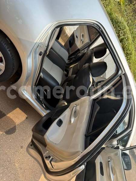 Big with watermark toyota auris littoral cameroon douala 20728