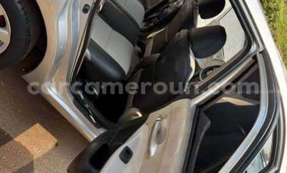 Sayi Na hannu Toyota Auris Sauran Mota in Douala a Ƙasar Kamaru Sayi Na hannu Toyota Auris Sauran Mota in Douala a Ƙasar Kamaru