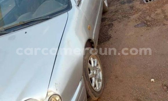 Sayi Imported Toyota Corolla Azurfa Mota in Yaounde a Babban Kamaru Sayi Imported Toyota Corolla Azurfa Mota in Yaounde a Babban Kamaru