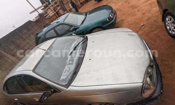 Sayi Na hannu Toyota Avensis Azurfa Mota in Yaounde a Babban Kamaru