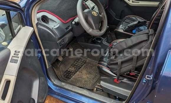 Acheter Occasion Voiture Toyota Yaris Bleu à Yaoundé, Central Cameroon Acheter Occasion Voiture Toyota Yaris Bleu à Yaoundé, Central Cameroon