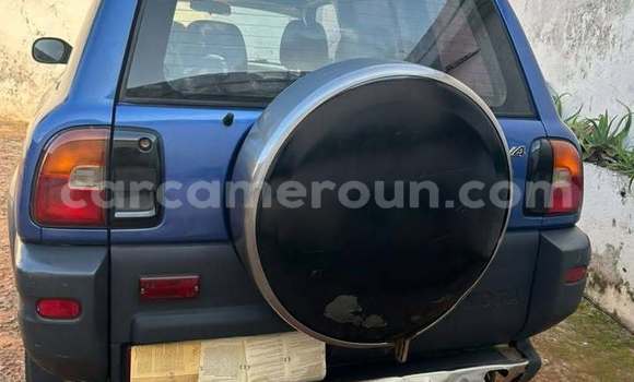 Acheter Occasion Voiture Toyota RAV4 Bleu à Yaoundé, Central Cameroon Acheter Occasion Voiture Toyota RAV4 Bleu à Yaoundé, Central Cameroon