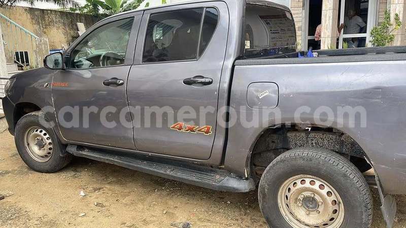 Big with watermark toyota hiluxe vigo central cameroon yaounde 20765