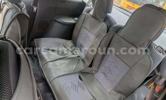 Acheter Occasion Voiture Toyota RAV4 Gris à Yaoundé, Central Cameroon Acheter Occasion Voiture Toyota RAV4 Gris à Yaoundé, Central Cameroon