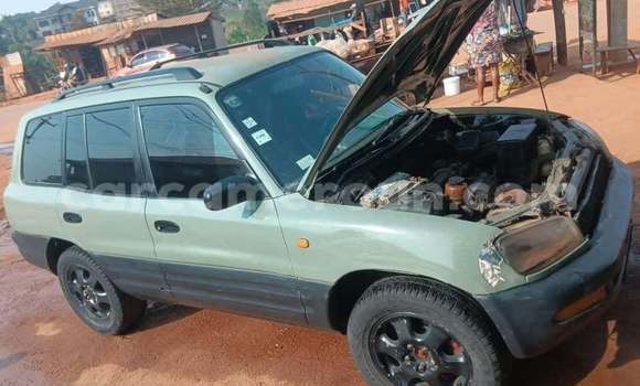 Sayi Na hannu Toyota RAV4 Azurfa Mota in Yaounde a Babban Kamaru