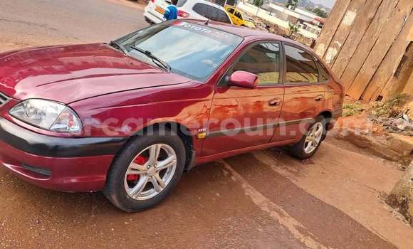 Acheter Occasion Voiture Toyota Avensis Rouge à Yaoundé, Central Cameroon Acheter Occasion Voiture Toyota Avensis Rouge à Yaoundé, Central Cameroon