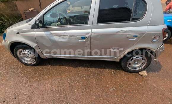 Sayi Na hannu Toyota Yaris Azurfa Mota in Yaounde a Babban Kamaru Sayi Na hannu Toyota Yaris Azurfa Mota in Yaounde a Babban Kamaru
