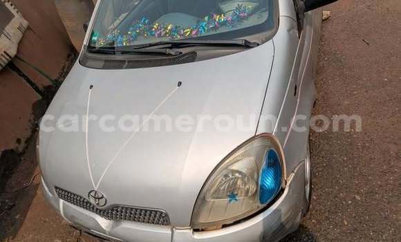 Sayi Na hannu Toyota Yaris Azurfa Mota in Yaounde a Babban Kamaru Sayi Na hannu Toyota Yaris Azurfa Mota in Yaounde a Babban Kamaru