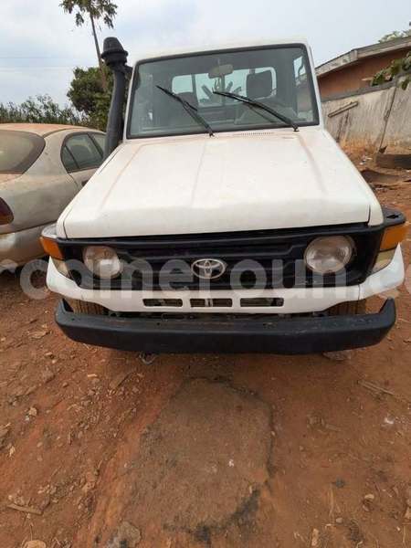 Big with watermark toyota pickup central cameroon yaounde 20777