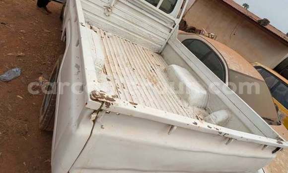 Acheter Occasion Voiture Toyota Pickup Blanc à Yaoundé, Central Cameroon Acheter Occasion Voiture Toyota Pickup Blanc à Yaoundé, Central Cameroon