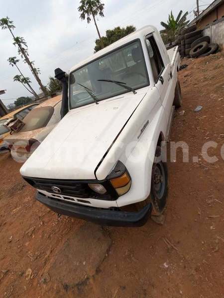 Big with watermark toyota pickup central cameroon yaounde 20777