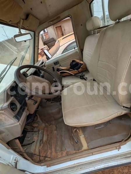 Big with watermark toyota pickup central cameroon yaounde 20777