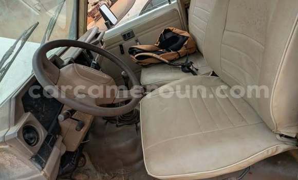 Acheter Occasion Voiture Toyota Pickup Blanc à Yaoundé, Central Cameroon Acheter Occasion Voiture Toyota Pickup Blanc à Yaoundé, Central Cameroon