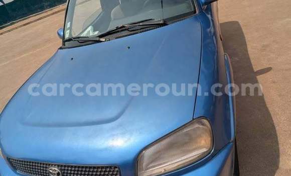 Sayi Na hannu Toyota RAV4 Blue Mota in Yaounde a Babban Kamaru