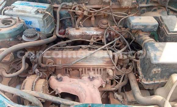 Sayi Na hannu Toyota RAV4 Green Mota in Yaounde a Babban Kamaru Sayi Na hannu Toyota RAV4 Green Mota in Yaounde a Babban Kamaru