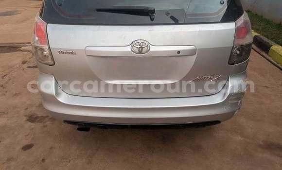 Sayi Na hannu Toyota Matrix Azurfa Mota in Yaounde a Babban Kamaru Sayi Na hannu Toyota Matrix Azurfa Mota in Yaounde a Babban Kamaru