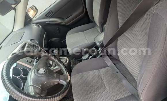 Sayi Na hannu Toyota Matrix Azurfa Mota in Yaounde a Babban Kamaru Sayi Na hannu Toyota Matrix Azurfa Mota in Yaounde a Babban Kamaru