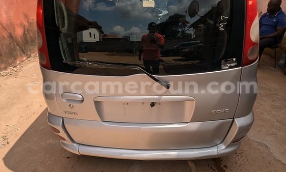 Acheter Occasion Voiture Toyota Yaris Gris à Yaoundé, Central Cameroon Acheter Occasion Voiture Toyota Yaris Gris à Yaoundé, Central Cameroon