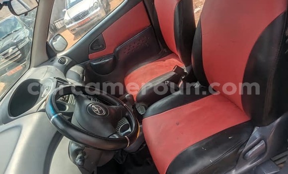 Acheter Occasion Voiture Toyota Yaris Gris à Yaoundé, Central Cameroon Acheter Occasion Voiture Toyota Yaris Gris à Yaoundé, Central Cameroon