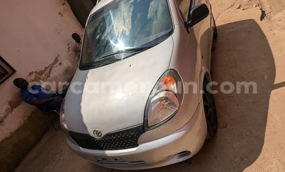 Acheter Occasion Voiture Toyota Yaris Gris à Yaoundé, Central Cameroon Acheter Occasion Voiture Toyota Yaris Gris à Yaoundé, Central Cameroon