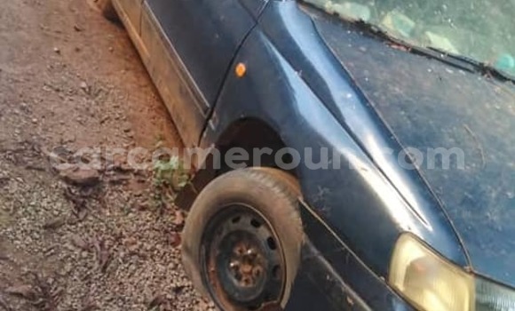 Acheter Occasion Voiture Toyota Carina Bleu à Yaoundé, Central Cameroon Acheter Occasion Voiture Toyota Carina Bleu à Yaoundé, Central Cameroon