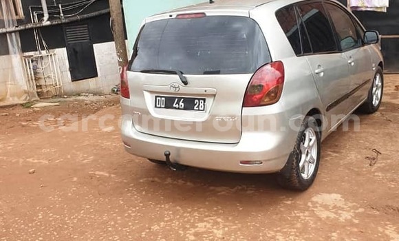 Acheter Occasion Voiture Toyota Corolla Gris à Yaoundé, Central Cameroon Acheter Occasion Voiture Toyota Corolla Gris à Yaoundé, Central Cameroon