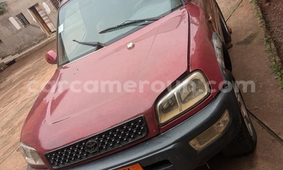 Sayi Na hannu Toyota RAV4 Red Mota in Yaounde a Babban Kamaru Sayi Na hannu Toyota RAV4 Red Mota in Yaounde a Babban Kamaru