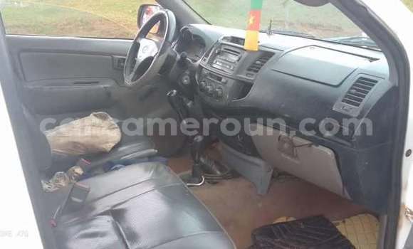 Acheter Occasion Voiture Toyota Hilux Blanc à Yaoundé, Central Cameroon Acheter Occasion Voiture Toyota Hilux Blanc à Yaoundé, Central Cameroon