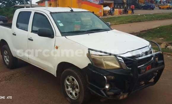 Acheter Occasion Voiture Toyota Hilux Blanc à Yaoundé, Central Cameroon Acheter Occasion Voiture Toyota Hilux Blanc à Yaoundé, Central Cameroon