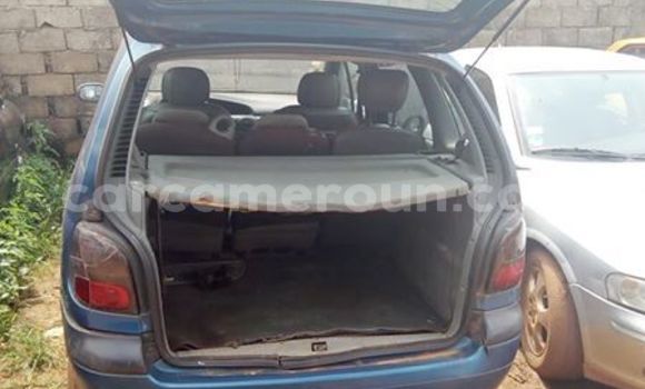 Buy Import Renault Megane Blue Car in Yaounde in Central Cameroon Buy Import Renault Megane Blue Car in Yaounde in Central Cameroon