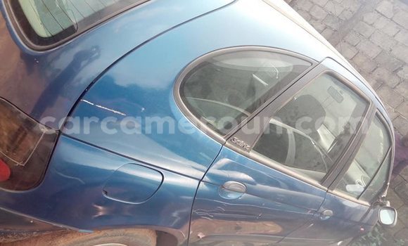 Buy Import Renault Megane Blue Car in Yaounde in Central Cameroon Buy Import Renault Megane Blue Car in Yaounde in Central Cameroon