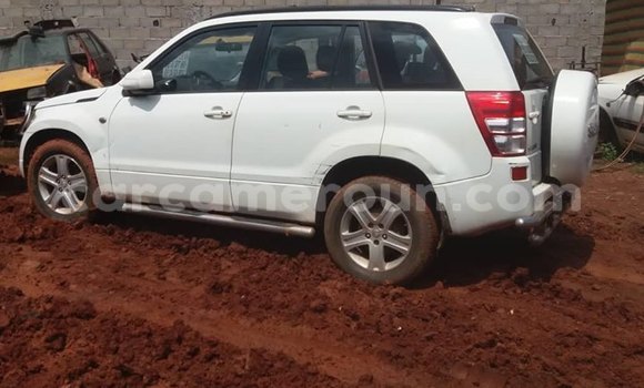Sayi Imported Suzuki Grand Vitara Azurfa Mota in Yaounde a Babban Kamaru