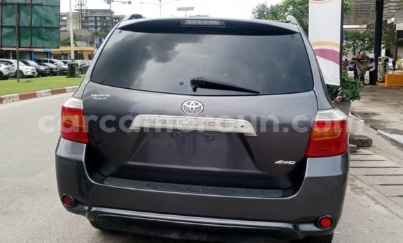 Buy Import Toyota Highlander Silver Car in Douala in Littoral Cameroon
