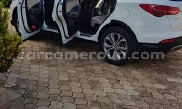 Buy Used Hyundai Santa Fe White Car in Douala in Littoral Cameroon Buy Used Hyundai Santa Fe White Car in Douala in Littoral Cameroon