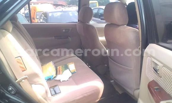 Sayi Na hannu Toyota Fortuner Black Mota in Yaounde a Babban Kamaru Sayi Na hannu Toyota Fortuner Black Mota in Yaounde a Babban Kamaru