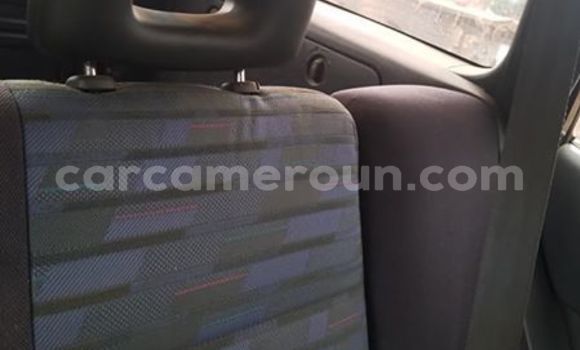 Acheter Occasion Voiture Toyota RAV4 Rouge à Yaoundé, Central Cameroon Acheter Occasion Voiture Toyota RAV4 Rouge à Yaoundé, Central Cameroon