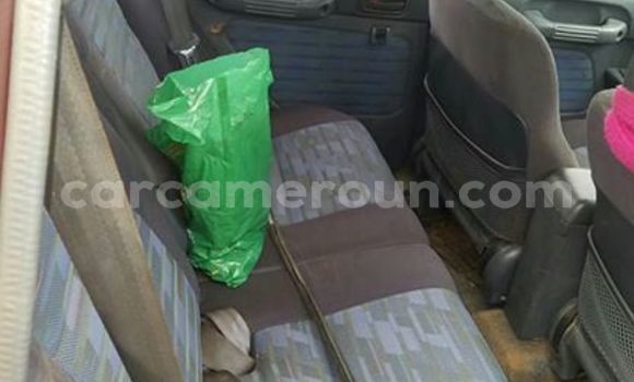 Acheter Occasion Voiture Toyota RAV4 Rouge à Yaoundé, Central Cameroon Acheter Occasion Voiture Toyota RAV4 Rouge à Yaoundé, Central Cameroon